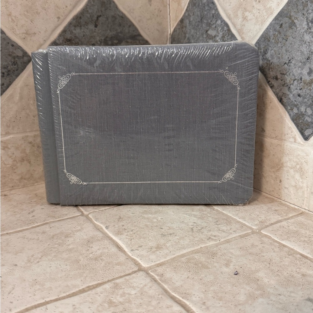 Creative memories 5 x 7 photo album, gray color still wrapped in plastic